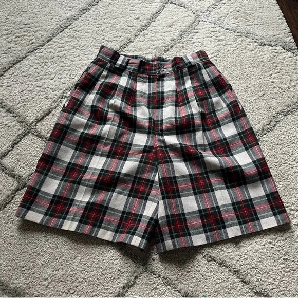 Vintage plaid tartan wool Christmas shorts Bermuda high rise red green 28 - Picture 1 of 11